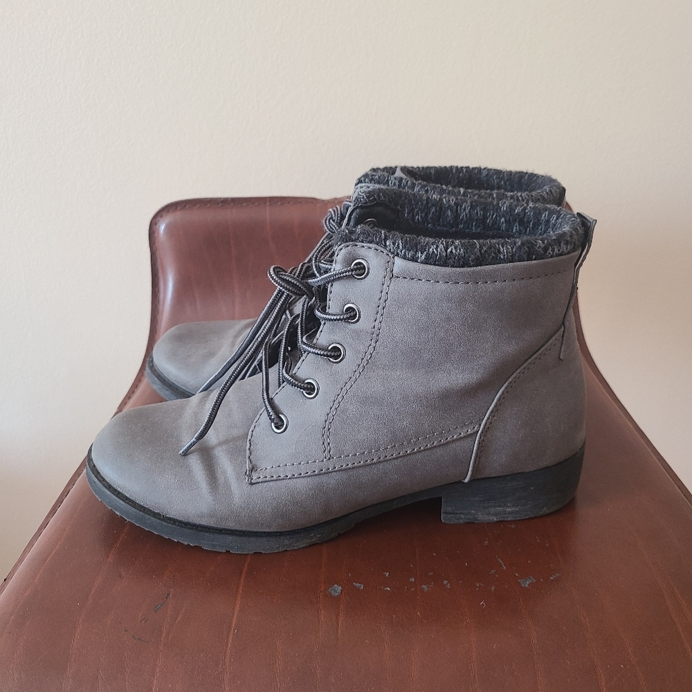 Combat Style Boots - Picture 3 of 3